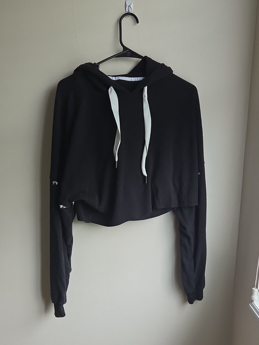 Ptula Cropped Hoodie